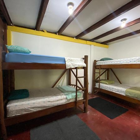 Auberge de jeunesse Casa De La Iguana à Lívingston Extérieur photo