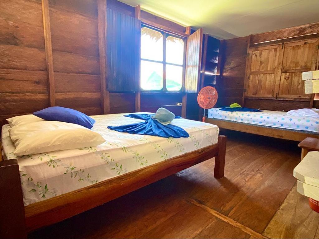 Auberge de jeunesse Casa De La Iguana à Lívingston Extérieur photo