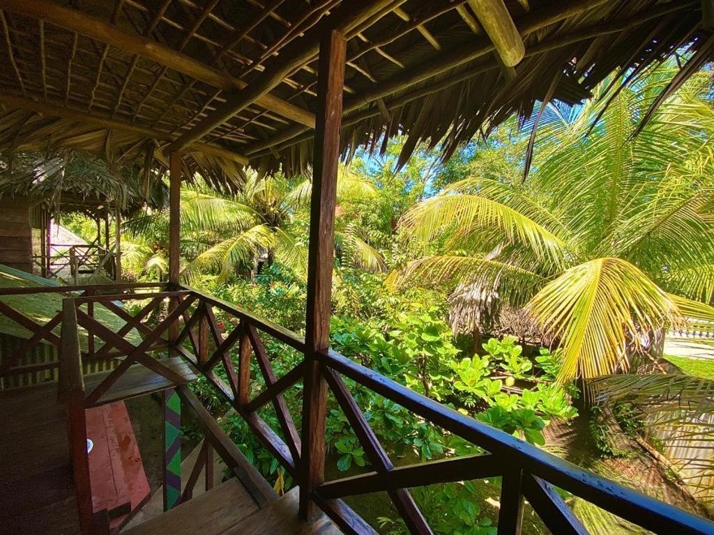 Auberge de jeunesse Casa De La Iguana à Lívingston Extérieur photo