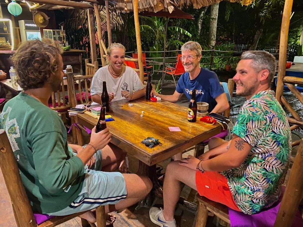 Auberge de jeunesse Casa De La Iguana à Lívingston Extérieur photo