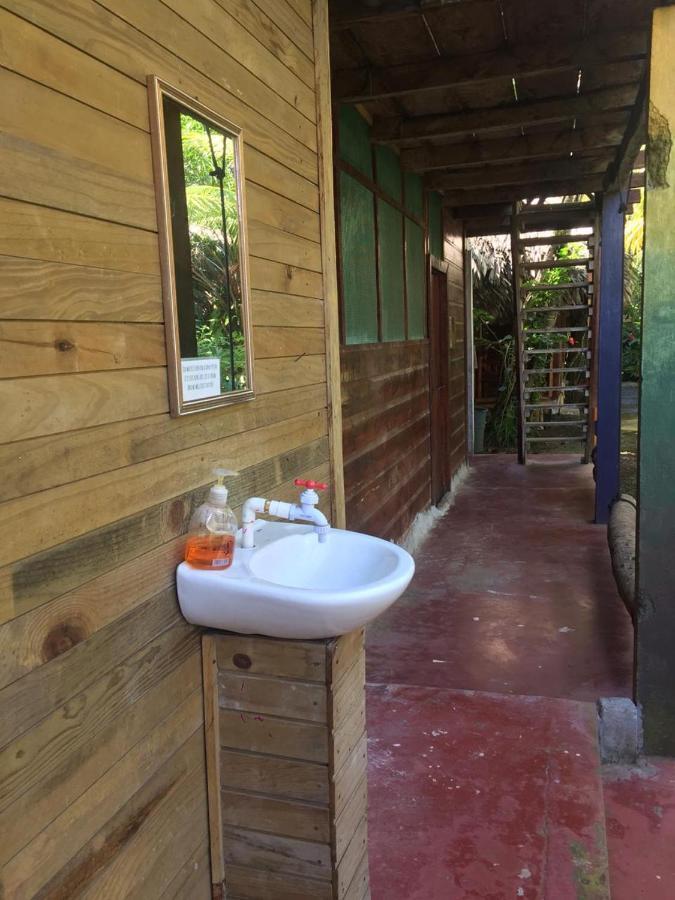 Auberge de jeunesse Casa De La Iguana à Lívingston Extérieur photo